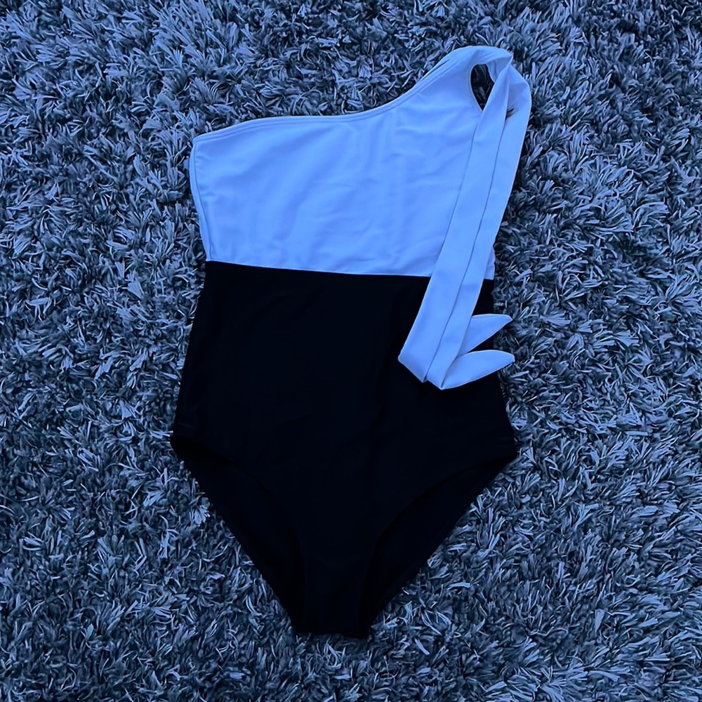 One piece shein baithing suit